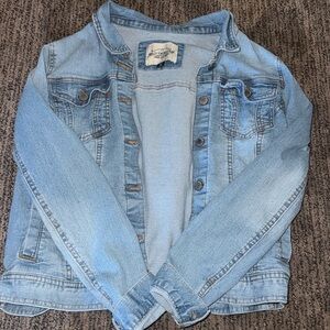 Light washed jean jacket